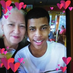 Meet your Posher, Lorraine